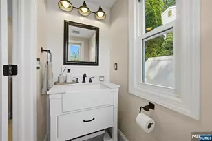 35 Stuart St, Waldwick, NJ 07463 - Photo 17