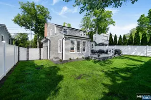 35 Stuart St, Waldwick, NJ 07463 - Photo 23