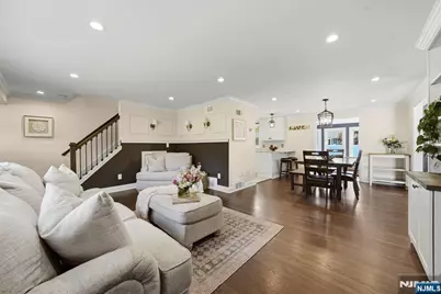 35 Stuart Street, Waldwick, NJ 07463 - Photo 7