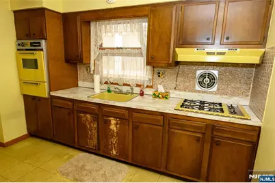 510 Liberty Avenue, Jersey City, NJ 07307 - Photo 17