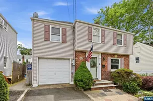 32 Lerome Pl, Teaneck Township, NJ 07666 - Photo 3
