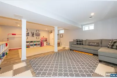 136 Redwood Avenue, Wayne, NJ 07470 - Photo 35
