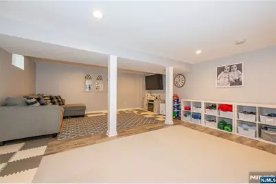 136 Redwood Avenue, Wayne, NJ 07470 - Photo 33