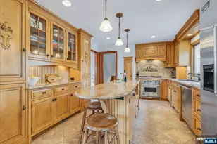 670 Swathmore Ln, Paramus, NJ 07652 - Photo 13