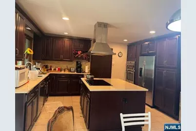 554 Huckleberry Lane, Franklin Lakes, NJ 07417 - Photo 7