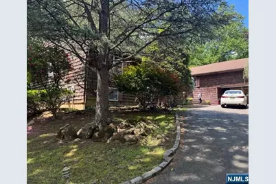554 Huckleberry Lane, Franklin Lakes, NJ 07417 - Photo 25