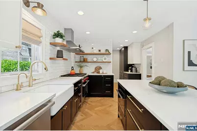 2 Columbus Avenue, Montclair, NJ 07042 - Photo 11