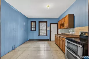 366 7th Ave, Newark, NJ 07107 - Photo 23