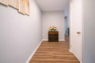 2111 Hilltop Rd, Mahwah, NJ 07430 - Photo 3