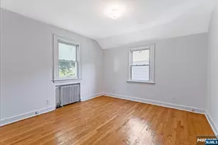 566 Barnett Pl, Ridgewood, NJ 07450 - Photo 7