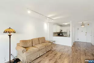 2200 N Central Road 6U, Fort Lee, NJ 07024 - Photo 9