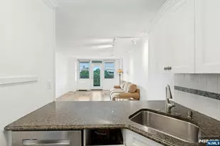 2200 N Central Road 6U, Fort Lee, NJ 07024 - Photo 7