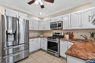 119 Kingston Ave, Hawthorne, NJ 07506 - Photo 17