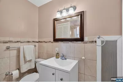 119 Kingston Avenue, Hawthorne, NJ 07506 - Photo 19