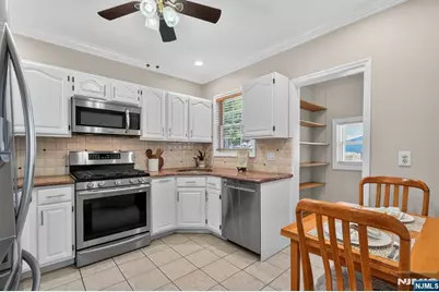 119 Kingston Avenue, Hawthorne, NJ 07506 - Photo 15