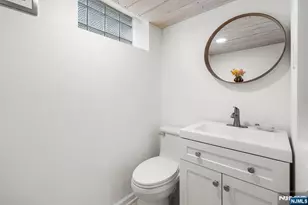 1095 Harvard Pl, Fort Lee, NJ 07024 - Photo 23