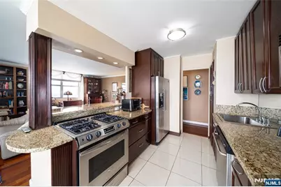 6040 Boulevard East 23G #23G, West New York, NJ 07093 - Photo 7