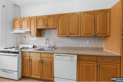 303 Hamilton Place C2 #C2, Hackensack, NJ 07601 - Photo 15