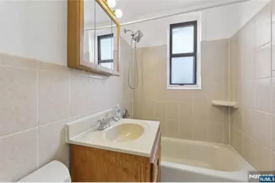 303 Hamilton Place C2 #C2, Hackensack, NJ 07601 - Photo 19