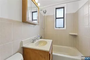 303 Hamilton Pl C2, Hackensack, NJ 07601 - Photo 19