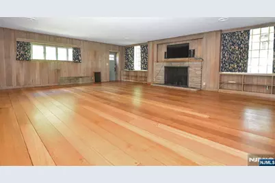 584 W Saddle River Road, Upper Saddle River, NJ 07458 - Photo 5