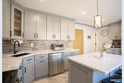 575 Grove G3 #G3, Clifton, NJ 07013 - Photo 11