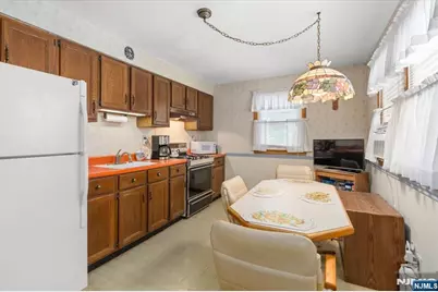 209 Washington Avenue, Rutherford, NJ 07070 - Photo 9