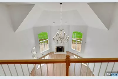 210 Woodmere Court, Franklin Lakes, NJ 07417 - Photo 5