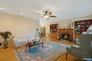 10-01 Plymouth Dr, Fair Lawn, NJ 07410 - Photo 5