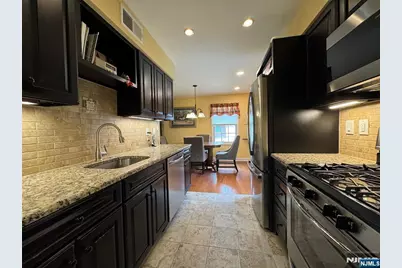 13-4 Tamaron Drive 13-4 #13-4, Waldwick, NJ 07463 - Photo 5
