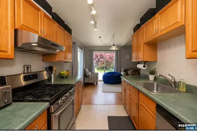 21-23 Fitzherbert Street, Bloomfield, NJ 07003 - Photo 7