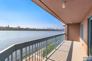 202 Adams Ct, Edgewater, NJ 07020 - Photo 11