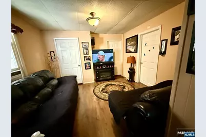 30 Searing Avenue, East Newark, NJ 07029 - Photo 3