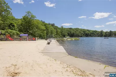 39 Broadway, West Milford, NJ 07480 - Photo 41