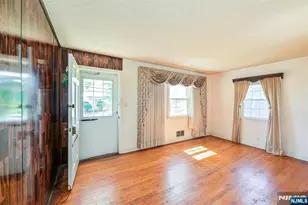 43 Urma Pl, Saddle Brook Township, NJ 07663 - Photo 23