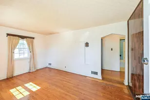 43 Urma Pl, Saddle Brook Township, NJ 07663 - Photo 15
