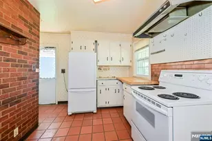 43 Urma Pl, Saddle Brook Township, NJ 07663 - Photo 25