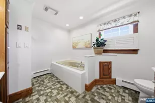 374 Diamond Bridge Ave, Hawthorne, NJ 07506 - Photo 17