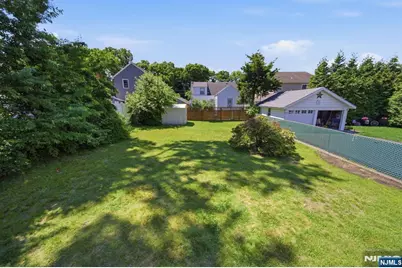 374 Diamond Bridge Avenue, Hawthorne, NJ 07506 - Photo 19