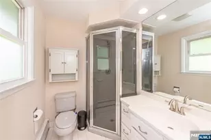 68 Mandeville Dr, Wayne, NJ 07470 - Photo 11