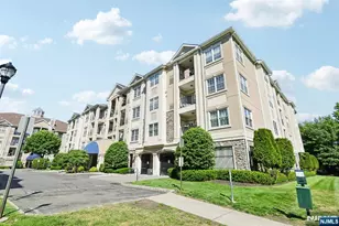 9104 Ravenscroft Rd, Clifton, NJ 07013 - Photo 5