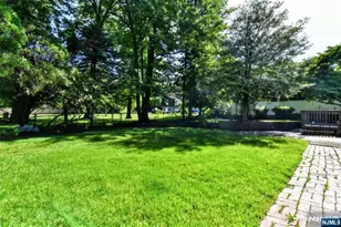 11 Mountain Ridge Dr, Wayne, NJ 07470 - Photo 25