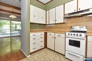11 Mountain Ridge Dr, Wayne, NJ 07470 - Photo 13