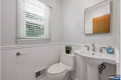 37 Wolfe Drive, Wanaque, NJ 07465 - Photo 15