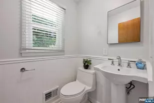 37 Wolfe Dr, Wanaque, NJ 07465 - Photo 15