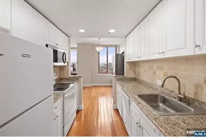 100 Old Palisade Road 3408 #3408, Fort Lee, NJ 07024 - Photo 9