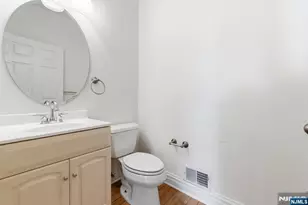 131 Brittany Ct, Clifton, NJ 07013 - Photo 19