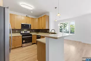 131 Brittany Ct, Clifton, NJ 07013 - Photo 9
