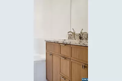 131 Brittany Court, Clifton, NJ 07013 - Photo 27