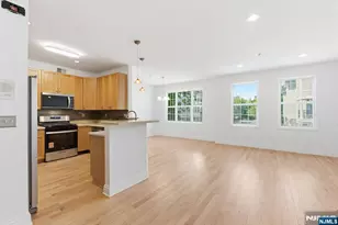 131 Brittany Ct, Clifton, NJ 07013 - Photo 7